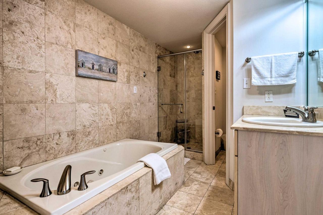 Sunny Beachfront Biloxi Condo With Resort Amenities! Exterior photo